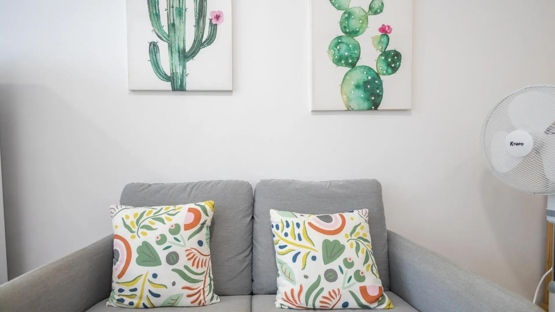 Las Canteras Beach Workfriendly Bright Studio Las Palmas de Gran Canaria Apartment